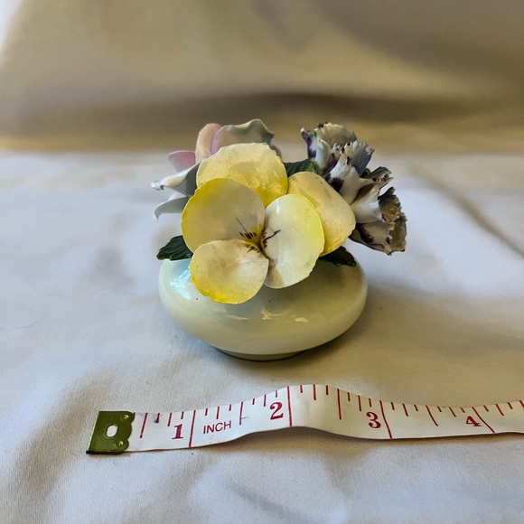 Crown Royal Bone China Flower Bouquet - Picture 3 of 4